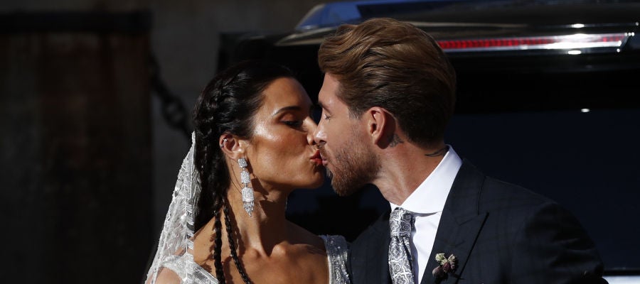 El beso entre Pilar Rubio y Sergio Ramos El beso entre Pilar Rubio y Sergio Ramos