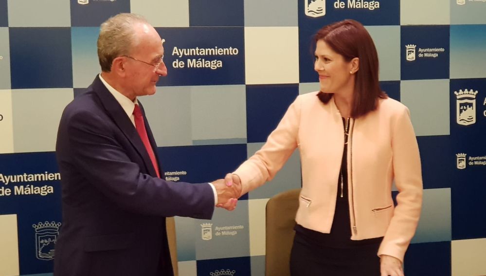 Firma del acuerdo entre Partido Popular y Ciudadanos, en Málaga
