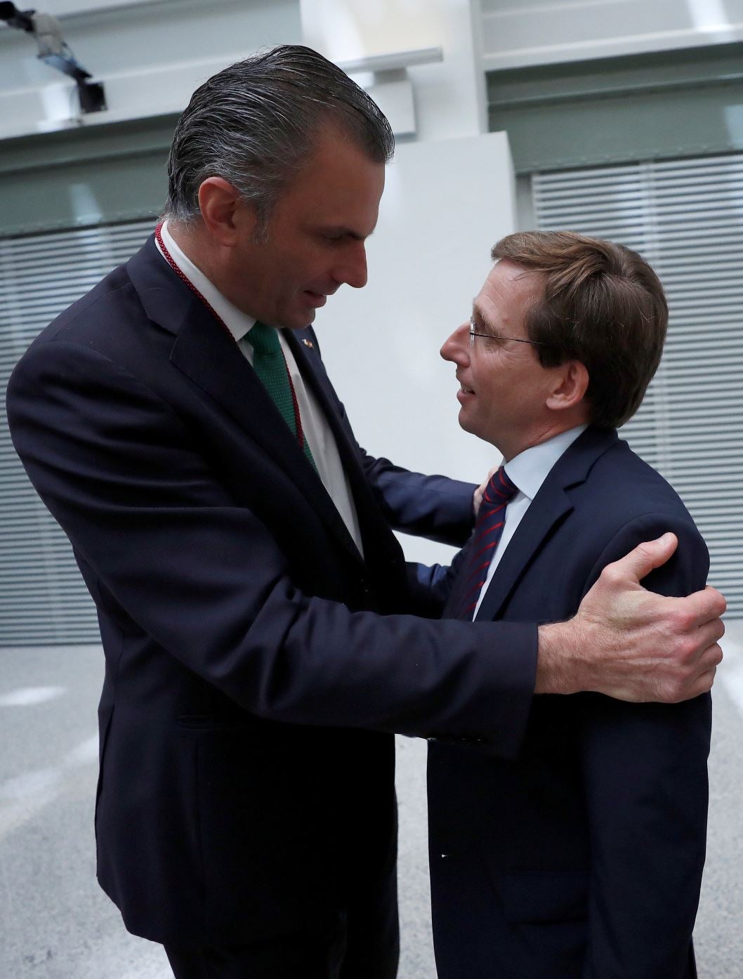 Tertulia: Los pactos políticos para la formación de los ayuntamientos Tertulia: Los pactos políticos para la formación de los ayuntamientos