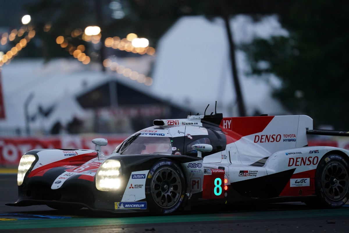 Fernando Alonso, campeón del Mundial de Resistencia tras ganar las 24 Horas de Le Mans Fernando Alonso, campeón del Mundial de Resistencia tras ganar las 24 Horas de Le Mans