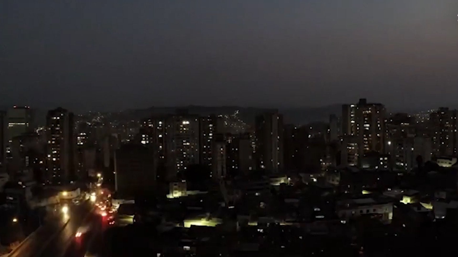 Un apagón generalizado deja sin luz a toda Argentina y Uruguay y partes de Brasil y Chile Un apagón generalizado deja sin luz a toda Argentina y Uruguay y partes de Brasil y Chile