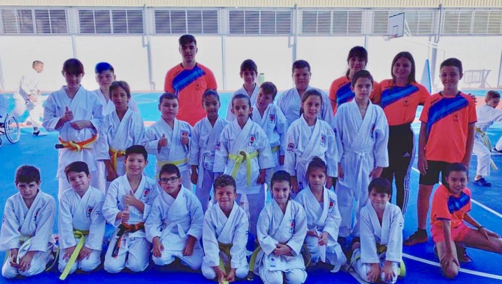 El Club Shotokan Carrús logra seis medallas en el Trofeo Hogueras.