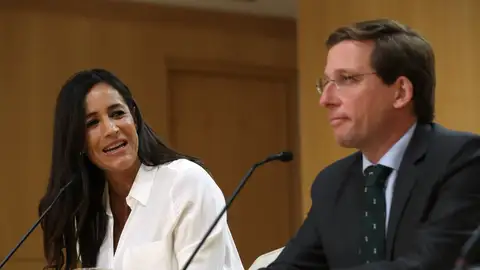 Begoña Villacís, junto a José Luis Martínez-Almeida Begoña Villacís, junto a José Luis Martínez-Almeida