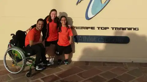 Marta Expósito, Jaume Cortés y María Candela volvieron de Tenerife con diez medallas en el Nacional de natación adaptada. NATACIÓN ADAPTADA