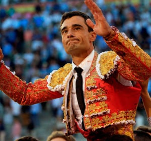 Paco Ureña sale por la puerta grande de Las Ventas Paco Ureña sale por la puerta grande de Las Ventas