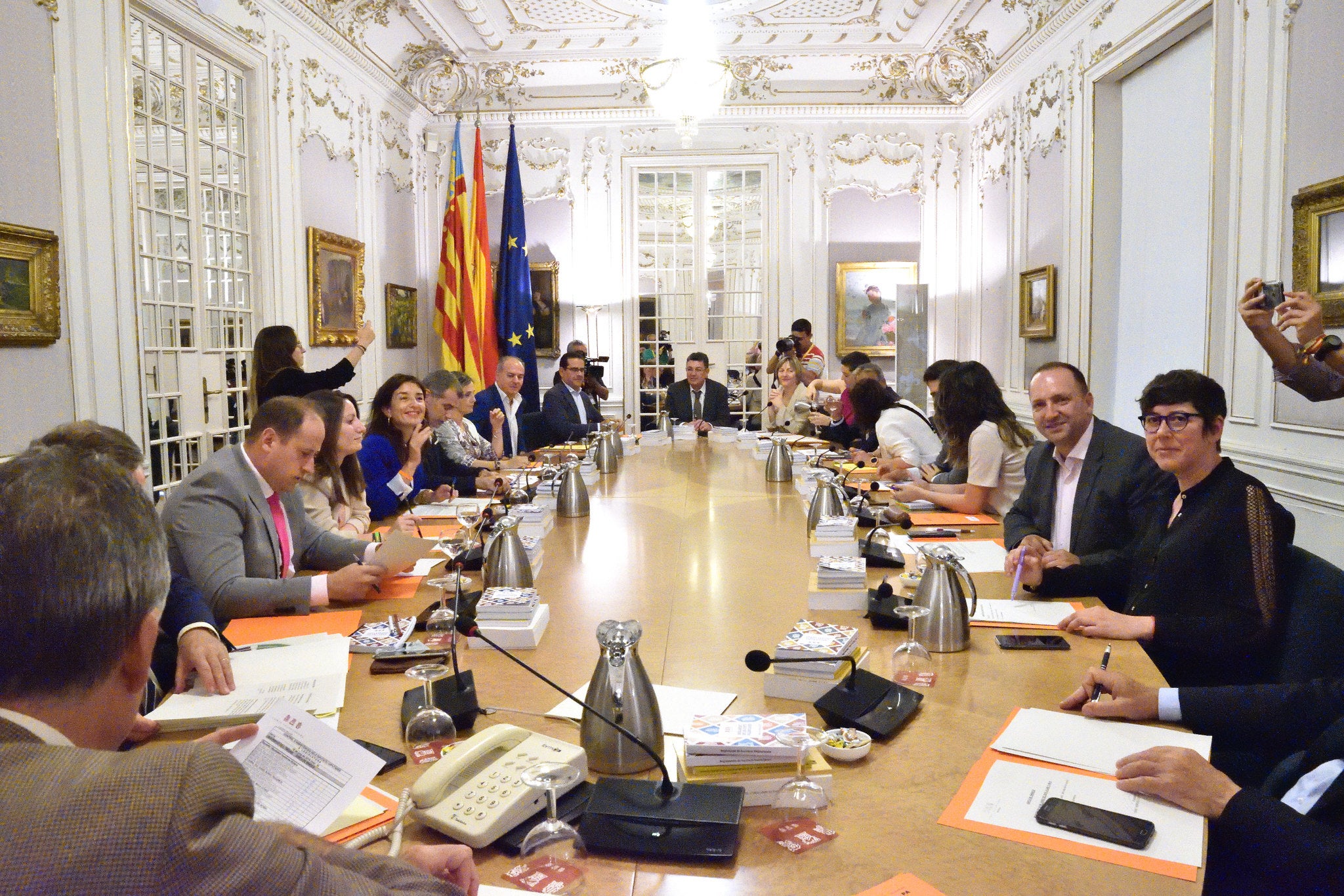 Compromís se muestra reticente a una colaición electoral con Podem Compromís se muestra reticente a una colaición electoral con Podem