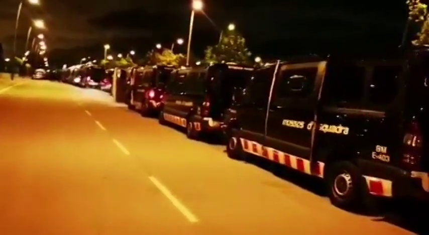 300 agentes entre Mossos, Policía y Guardia Civil, participan en una operación contra narcotráfico en El Prat 300 agentes entre Mossos, Policía y Guardia Civil, participan en una operación contra narcotráfico en El Prat