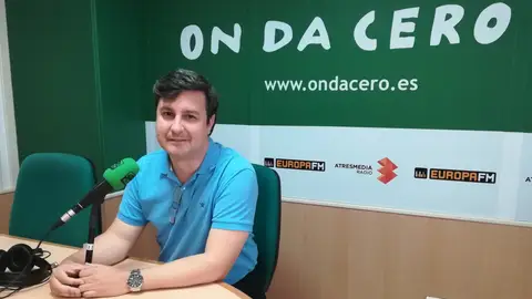Eduardo García Ontiveros en los estudios de Onda Cero Elche Eduardo García Ontiveros en los estudios de Onda Cero Elche