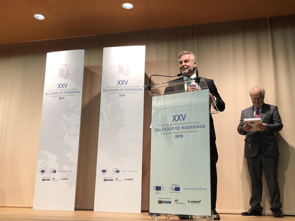 Carlos Alsina, tras recibir el Madariaga: "Este premio representa una forma de entender las cosas" Carlos Alsina, tras recibir el Madariaga: "Este premio representa una forma de entender las cosas"