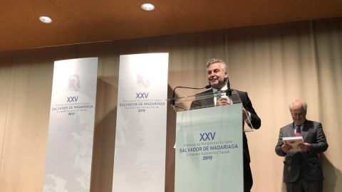 Carlos Alsina en los premios Salvador de Madariaga