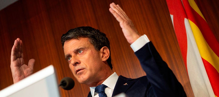 Manuel Valls durante la rueda de prensa en la que ha cargado duramente contra Ciudadanos Manuel Valls durante la rueda de prensa en la que ha cargado duramente contra Ciudadanos