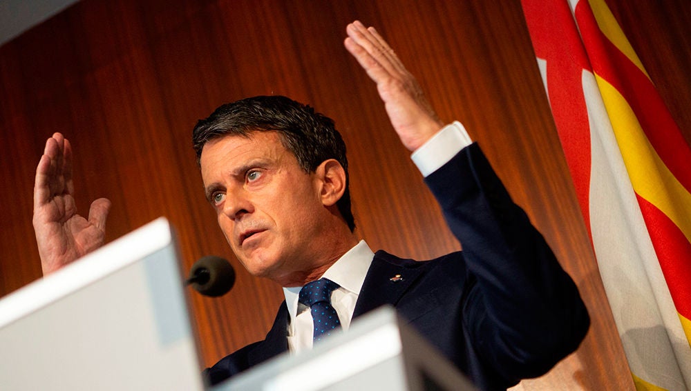 Manuel Valls durante la rueda de prensa en la que ha cargado duramente contra Ciudadanos
