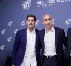 Robert Moreno, junto a Rubiales y Molina Robert Moreno, junto a Rubiales y Molina