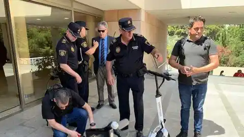 Agentes de la Policía Local de Elche en una demostración del programa 'Artemisa'. Agentes de la Policía Local de Elche en una demostración del programa 'Artemisa'.