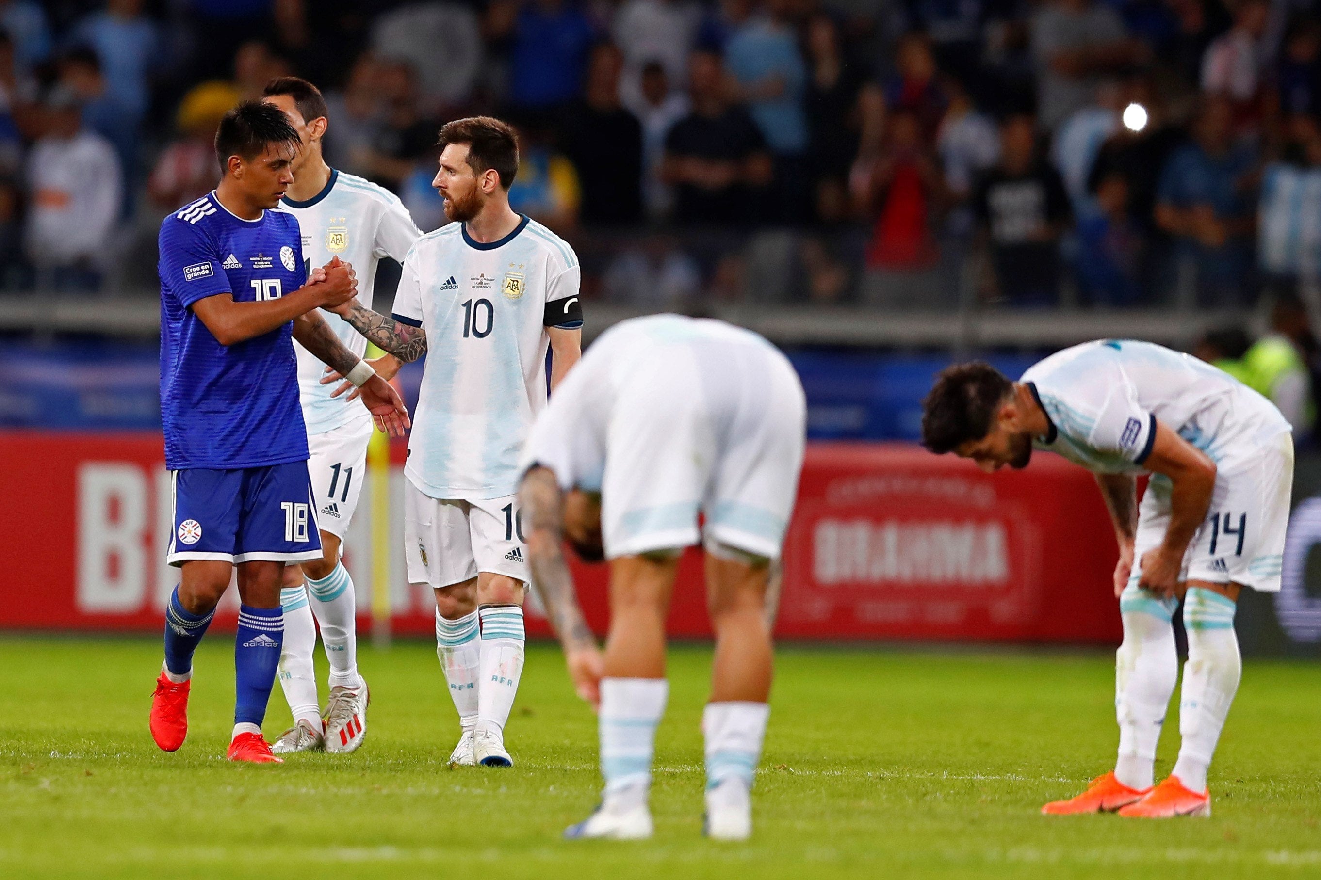 Messi: "Estamos en una situación complicada, pero hay que levantar la cabeza rápido" Messi: "Estamos en una situación complicada, pero hay que levantar la cabeza rápido"