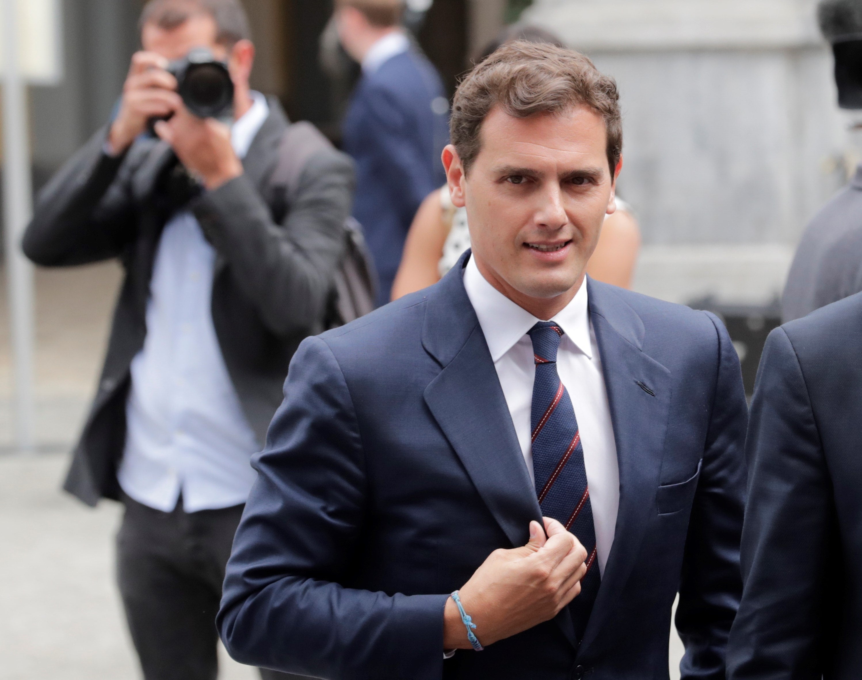 Rivera acusa a Sánchez de no hacer su trabajo y llama a Batet "apéndice" del candidato socialista Rivera acusa a Sánchez de no hacer su trabajo y llama a Batet "apéndice" del candidato socialista
