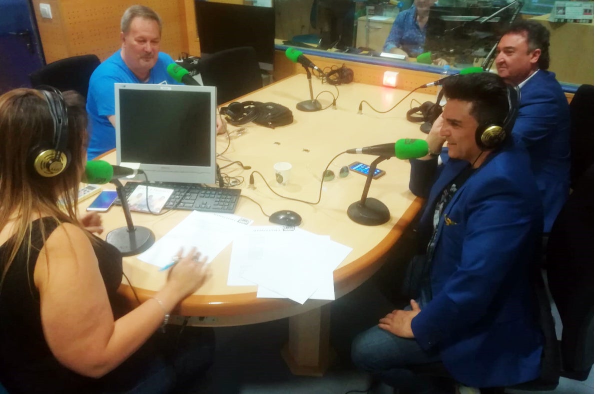Yalma y la música de Chaito y Palosanto se funden en la Playa de las Moreras Yalma y la música de Chaito y Palosanto se funden en la Playa de las Moreras