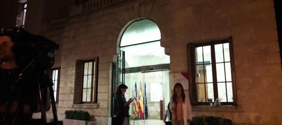 Imagen de la fachada del Parlament balear durante las negociaciones del Pacte de Govern. Imagen de la fachada del Parlament balear durante las negociaciones del Pacte de Govern.