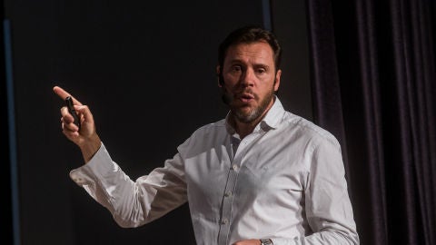 El Grupo Socialista en el Ayuntamiento de Valladolid presenta su balance de mandato. En la imagen el actual alcalde y candidato a la reelecci&oacute;n por el PSOE al Ayuntamiento de Valladolid, &Oacute;scar Puente, durante su intervenci&oacute;n 