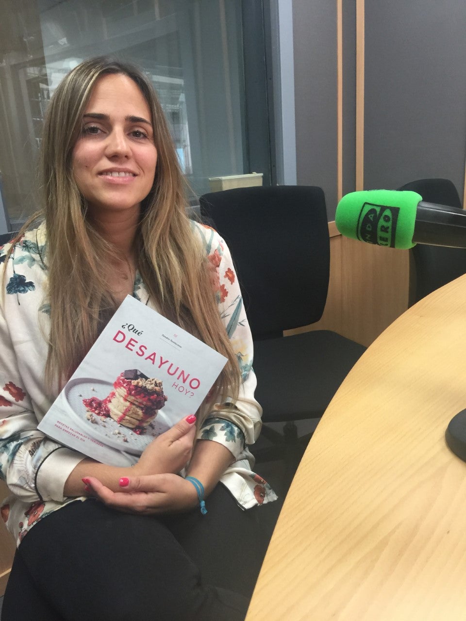 Entrevista a la autora Sandra Santacana con su libro ¿Qué desayuno hoy? Entrevista a la autora Sandra Santacana con su libro ¿Qué desayuno hoy?