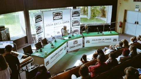 Julia en la onda en Bioparc