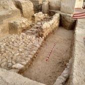 Restos de la muralla de la época íbera encontrada en el yacimiento de La Alcudia de Elche. 