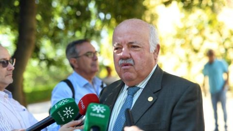 Jes&uacute;s Aguirre, consejero de Salud y Familias de la Junta de Andaluc&iacute;a