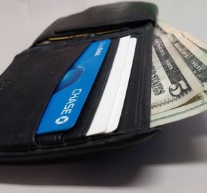 Cuanto mas dinero lleve una cartera perdida mas probable sera que la devuelvas Cuanto mas dinero lleve una cartera perdida mas probable sera que la devuelvas