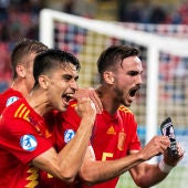 Fabián celebra un gol con España