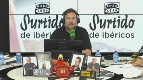 As&iacute; canta Julio Iglesias, alias Latre, el inicio del ordenador
