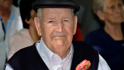 Martín recupera su sonajero 83 años después Martín recupera su sonajero 83 años después