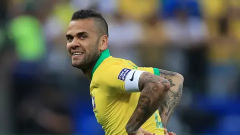 Dani Alves, con Brasil Dani Alves, con Brasil
