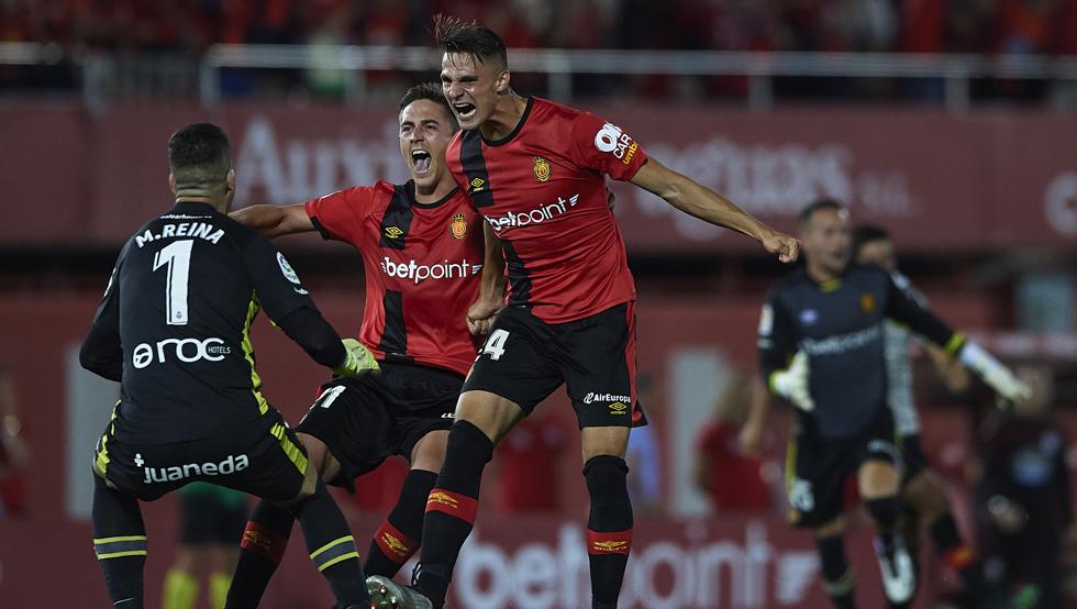 Abdón Prats, goleador del ascenso del Mallorca: "Estoy feliz de poder escribir una página más en la historia del Mallorca" Abdón Prats, goleador del ascenso del Mallorca: "Estoy feliz de poder escribir una página más en la historia del Mallorca"