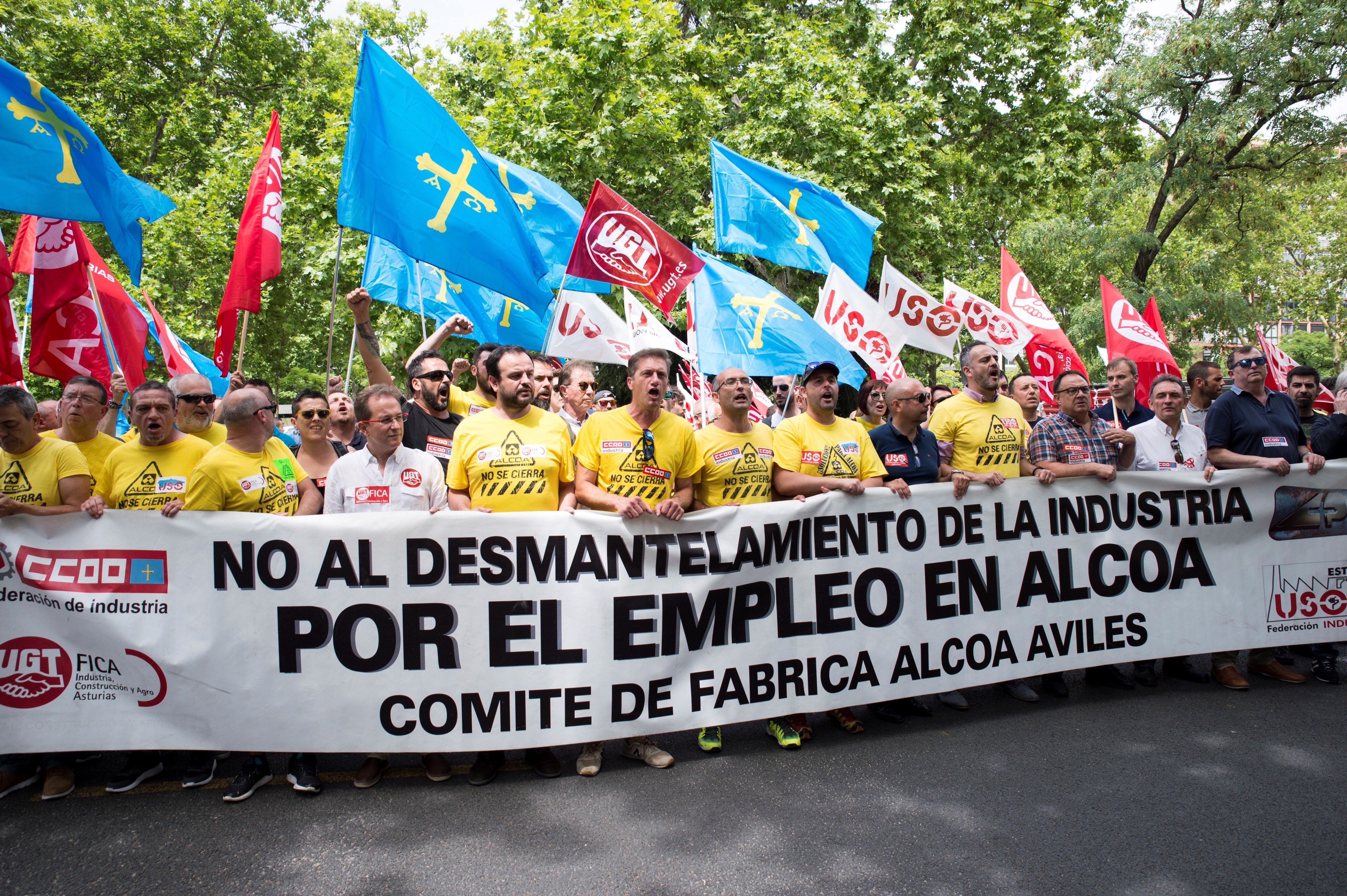 Alcoa y los sindicatos acuerdan desbloquear la venta de las plantas de Avilés y A Coruña a Parter Capital Alcoa y los sindicatos acuerdan desbloquear la venta de las plantas de Avilés y A Coruña a Parter Capital