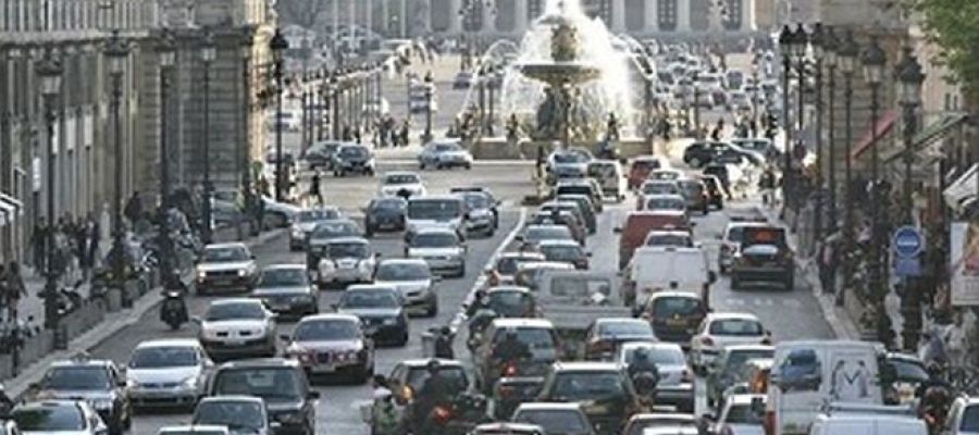 París, circulación de vehículos. París, circulación de vehículos.