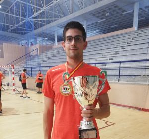 Luis Paredes, campeón de España con la selección valenciana de natación. Luis Paredes, campeón de España con la selección valenciana de natación.