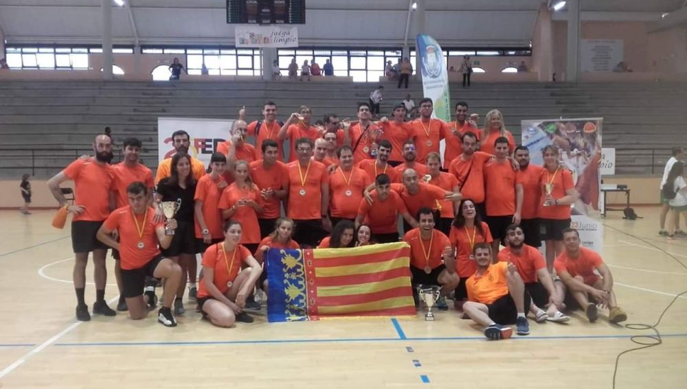 La selección valenciana de natación, campeona de España en 2019.