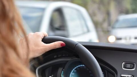 Conducir por carretera secundaria