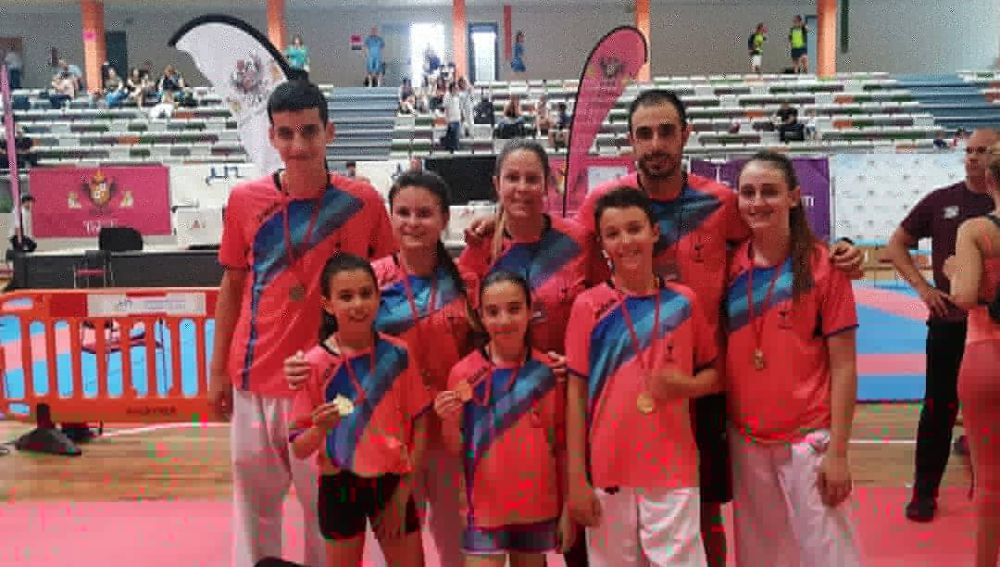 Los representantes del Club Shotokan Carrús regresaron con seis medallas del Trofeo Christi de Toledo.