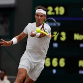 Rafael Nadal disputando un partido en WImbledon 2018 Rafael Nadal disputando un partido en WImbledon 2018