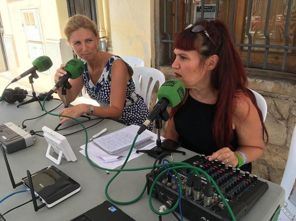 Amparo Marco en Onda Cero: "Lo importante no son los sueldos, es el trabajo que se hace y la gestión municipal" Amparo Marco en Onda Cero: "Lo importante no son los sueldos, es el trabajo que se hace y la gestión municipal"