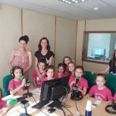 Las alumnas de la Escuela de Verano Smile nos visitaron en Palencia en la Onda.