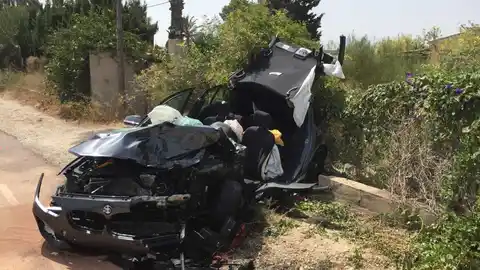 Estado en el que quedó uno de los coches implicados en el accidente. Estado en el que quedó uno de los coches implicados en el accidente.