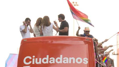 Albert Rivera en el autob&uacute;s de Ciudadanos en el Orgullo (Archivo)