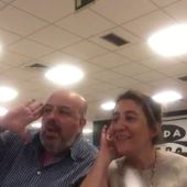 Juan Diego Guerrero y Mamen Rodríguez Sastre versionan 'despacito' en Noticias fin de semana