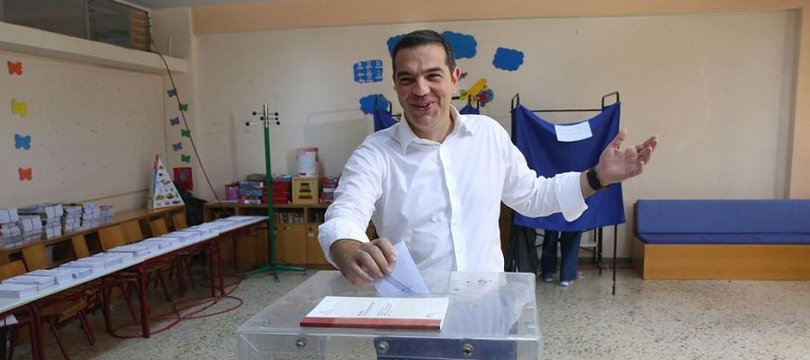 Imagen de Tsipras votando Imagen de Tsipras votando