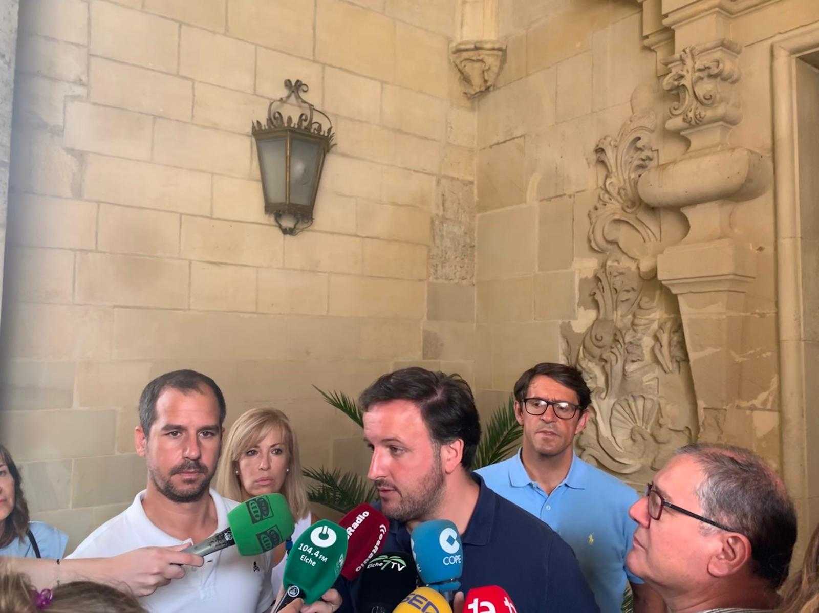 El PP de Elche forzará un pleno extraordinario para exigir la elección de los alcaldes pedáneos por sus vecinos El PP de Elche forzará un pleno extraordinario para exigir la elección de los alcaldes pedáneos por sus vecinos
