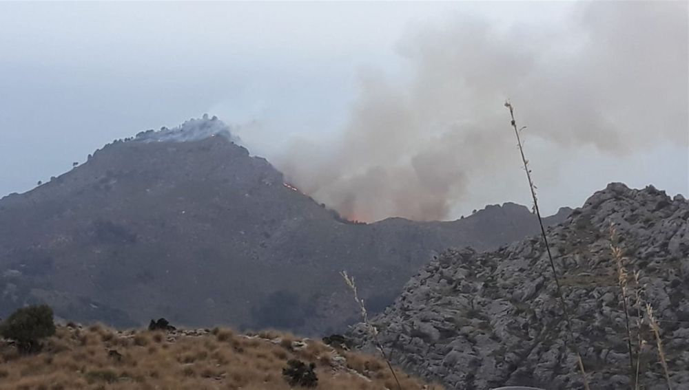 Incendio declarado en Escorca, en una imagen del IBANAT.