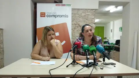 Marina González y Marian Campello durante el acto de presentación de la nueva ejecutiva. Marina González y Marian Campello durante el acto de presentación de la nueva ejecutiva.