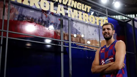 Nikola Mirotic, en su presentación con el Barcelona Nikola Mirotic, en su presentación con el Barcelona